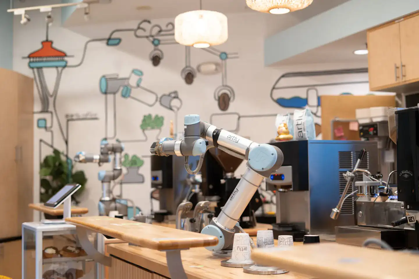 268304 Artly Robot Barista AJohnson