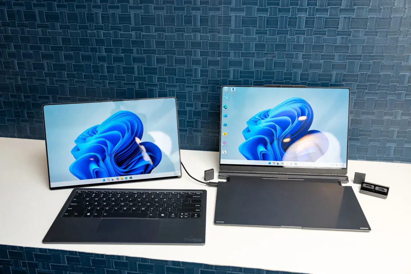 268328 lenovo thinkbook modular ai pc concept mwc2026 adibenedetto