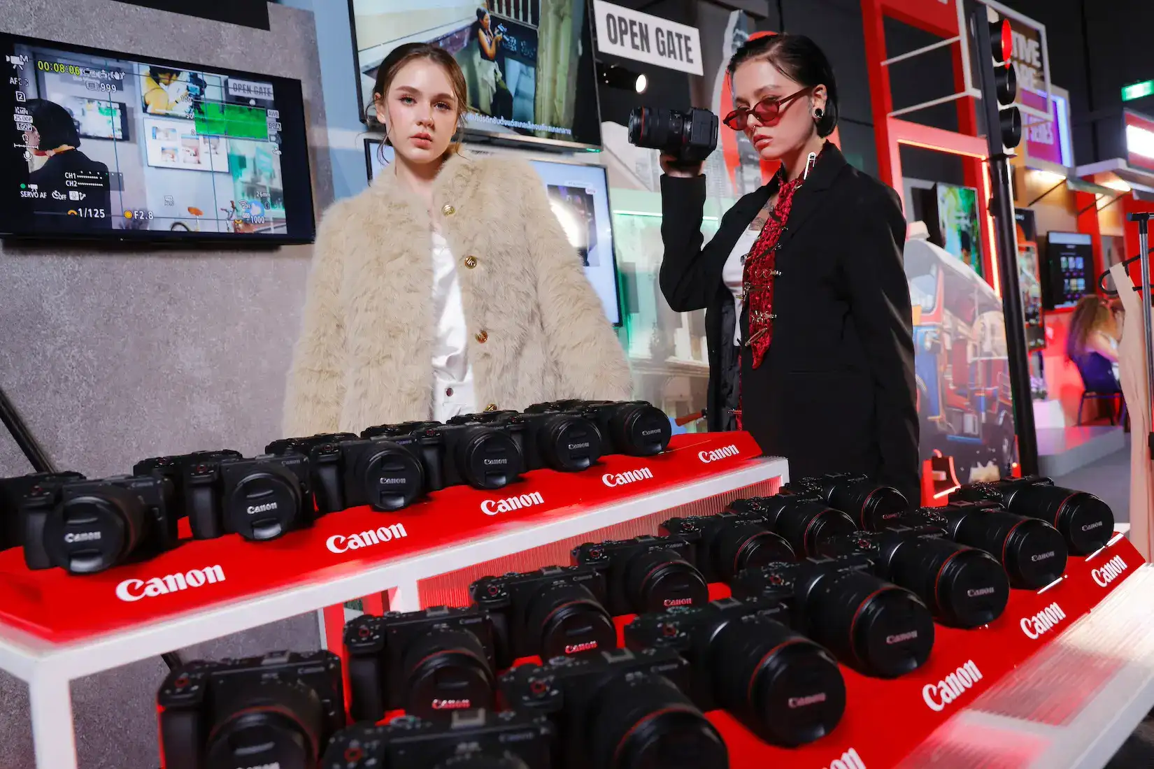 รูปประกอบ แคนนอนส่ง EOS R6 V ขึ้นแท่นกล้องสร้างเรื่อง