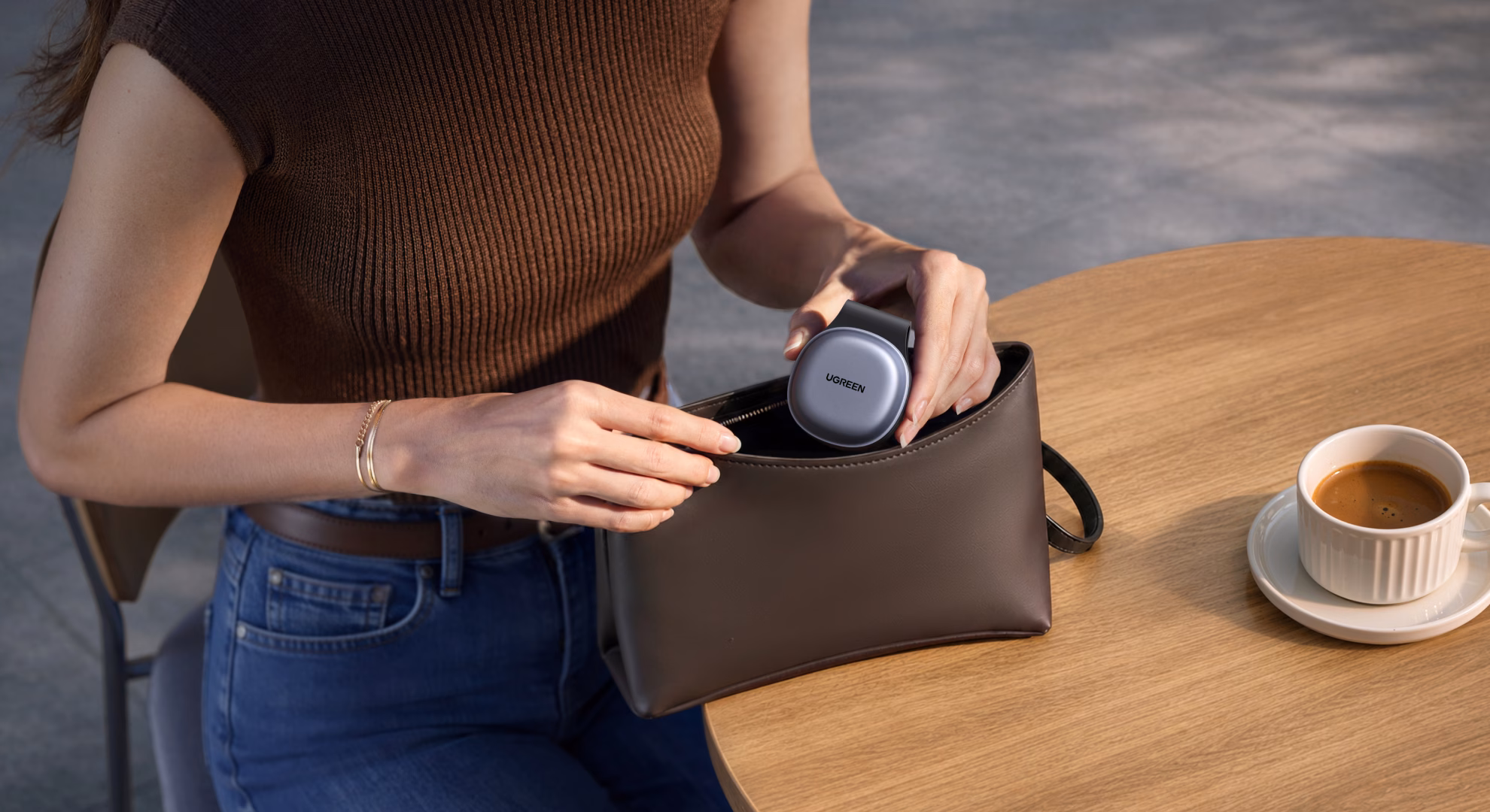 UGREEN MagFlow พับพกกะทัดรัดใส่กระเป๋าเดินทางได้